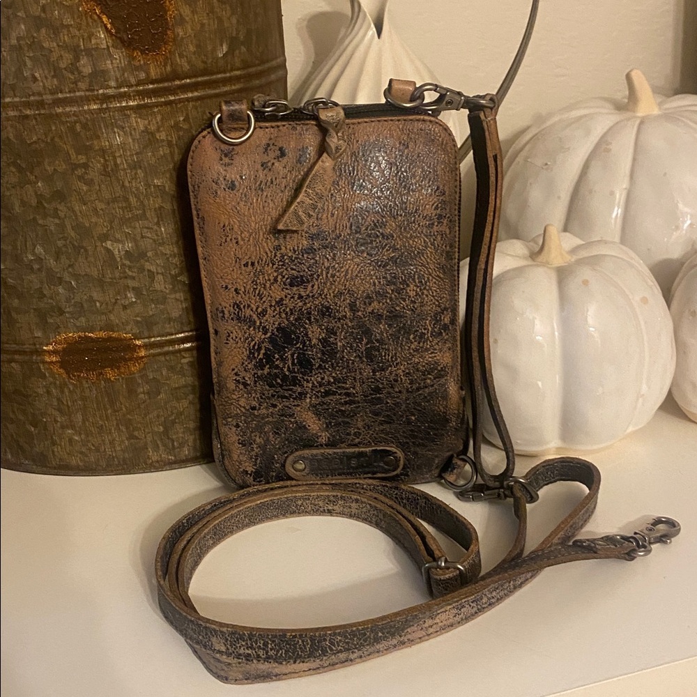 Bed Stu Alelike Blk Lux leather convertible crossbody purse w: adjustable strap - Picture 6 of 11